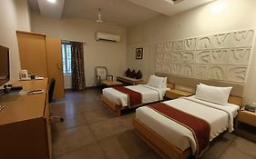 Classic Boutique Hotel & Luxury Service Apartments